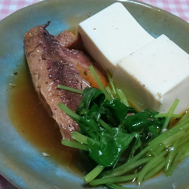 三つ葉でさっぱり☆サンマの塩焼き缶と豆腐の煮物